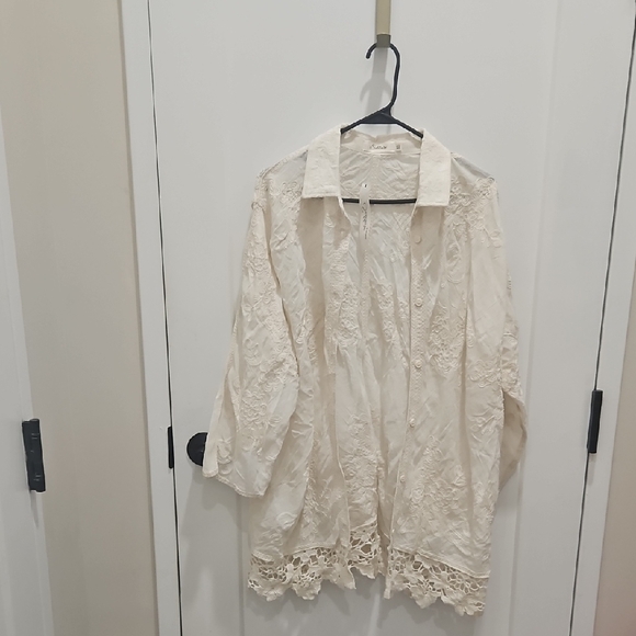 Solitaire Tops - Solitaire Ivory Lace Blouse